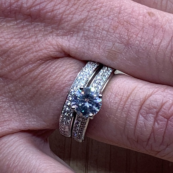 Silver engagement and wedding ring set - Picture 4 of 5